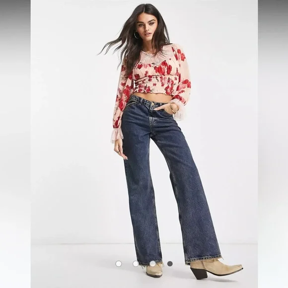 NEW✨🛍️ Free People Daphne Abstract Floral Blouse with Ruching in Pink - Picture 8 of 9